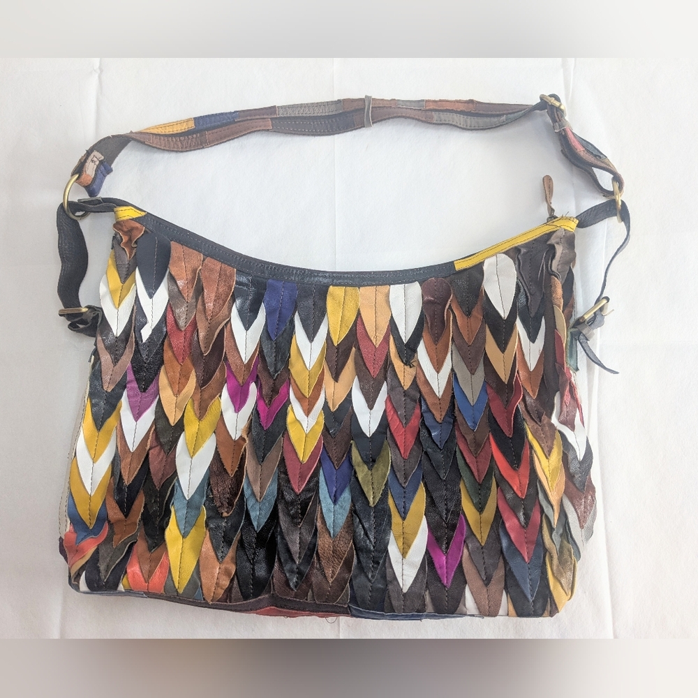 CHAIN DESIGNS All Leather Hobo Bag